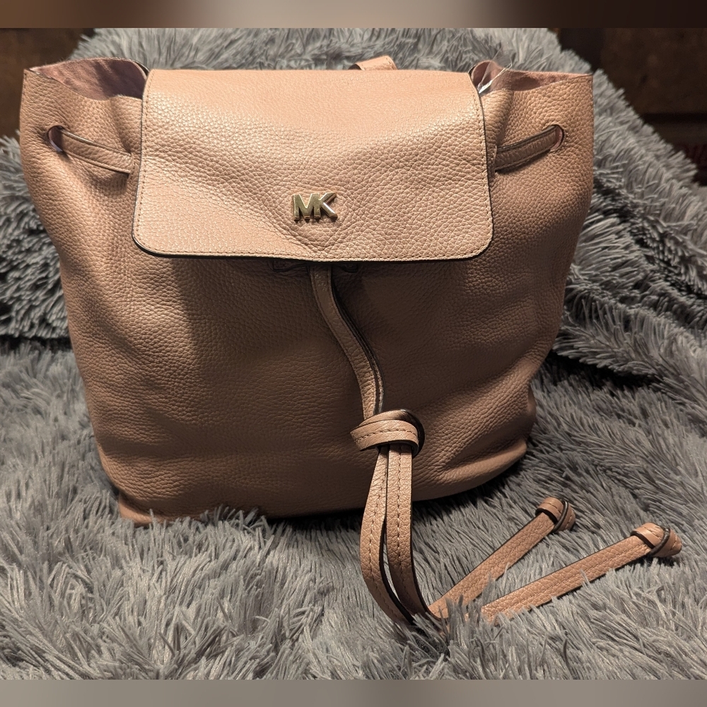 Michael Kors Junie Medium Backpack